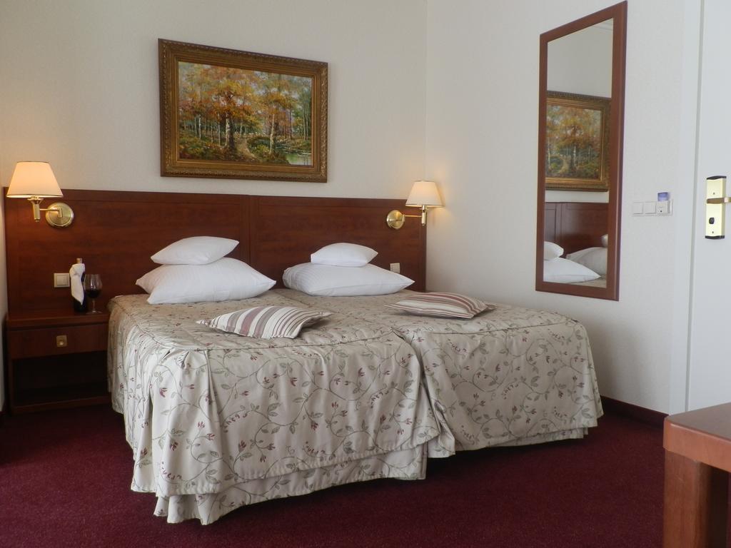 Alexander & - Caloroczny Kryty Basen 3* Mielno (Koszalin)