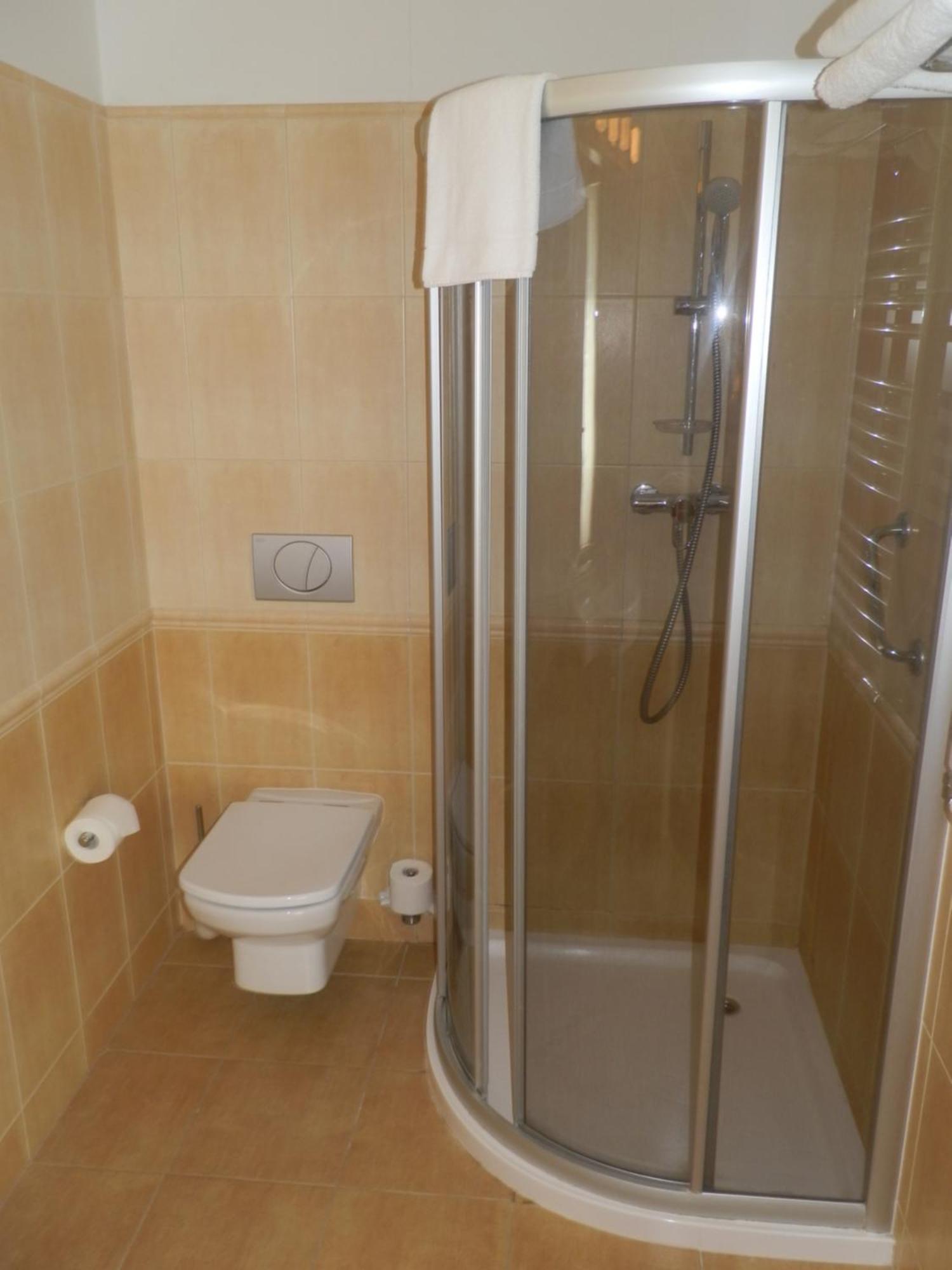 Alexander & - Caloroczny Kryty Basen 3*