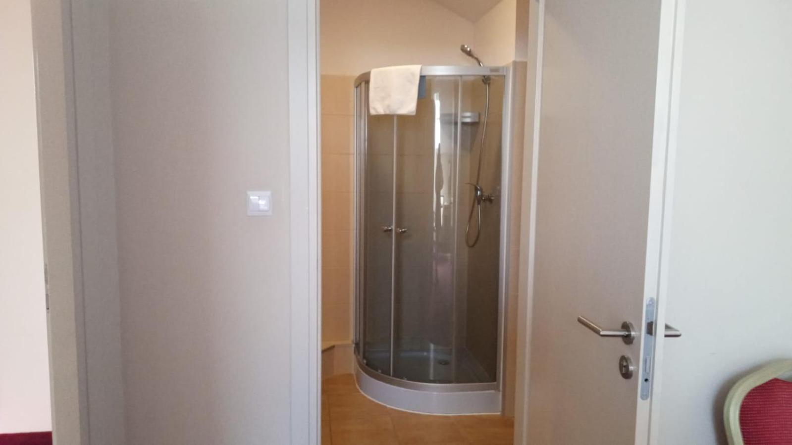 Alexander & - Caloroczny Kryty Basen Aparthotel