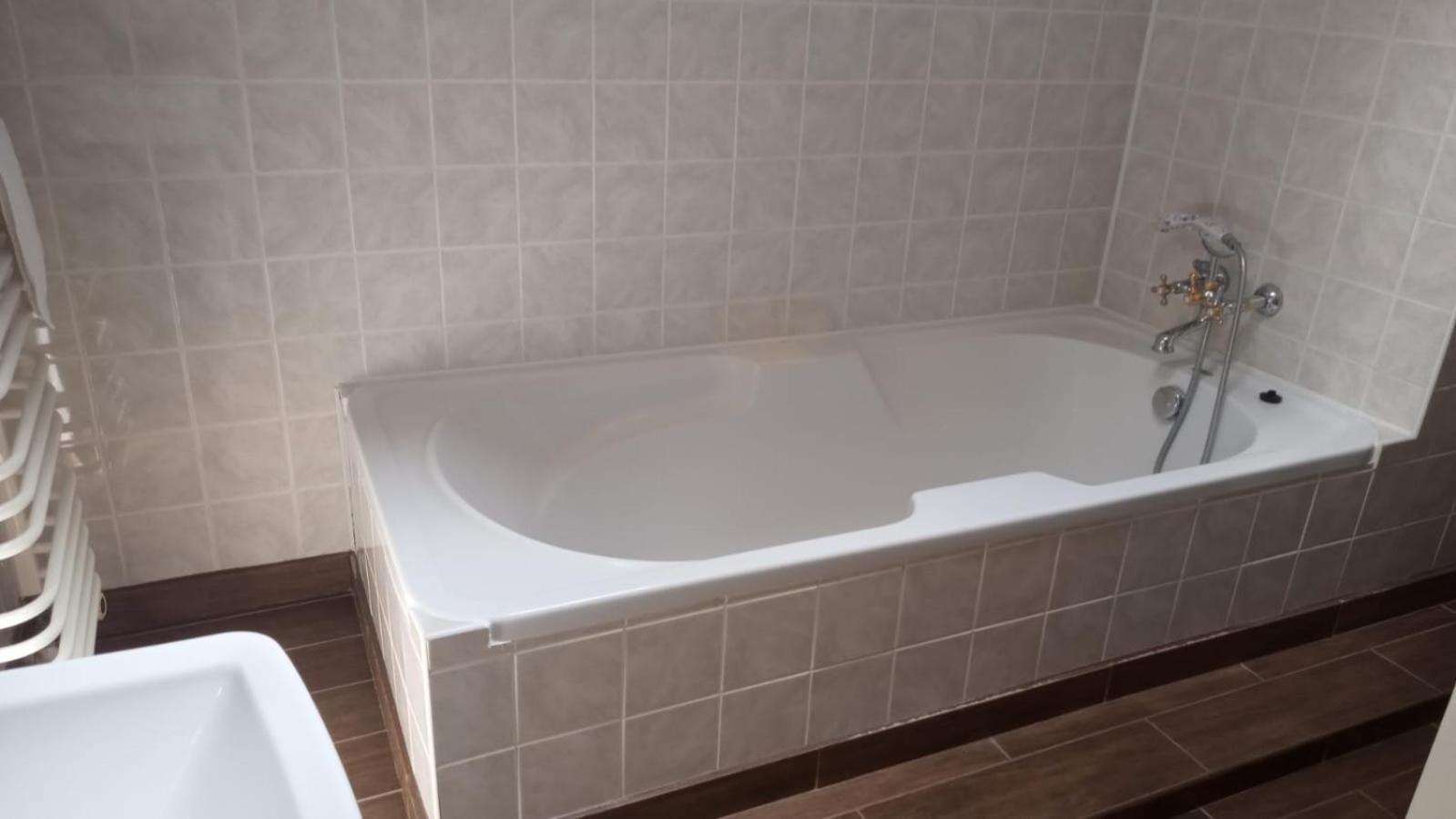 Alexander & - Caloroczny Kryty Basen 3* Mielno (Koszalin)